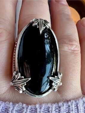 Elegant Black Onyx Statement Ring - Silver Leaf Setting
